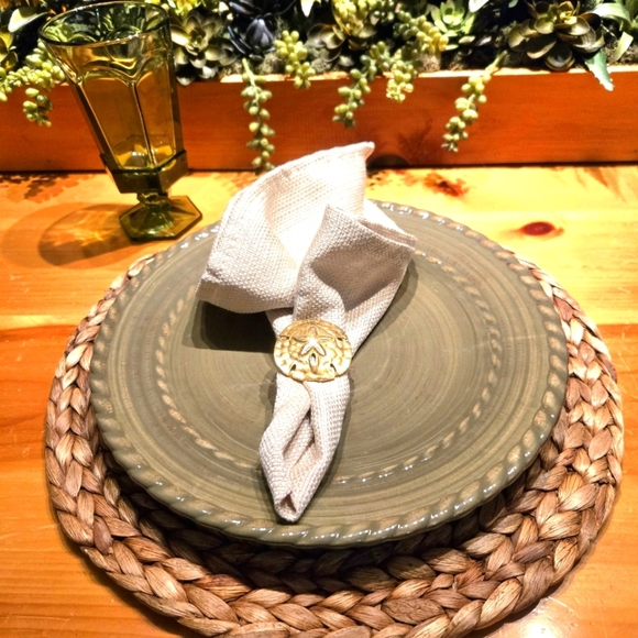 Sand Dollar Napkin Rings, Gold, Set of 4 - Picture 8 of 8